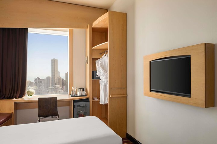 Room 16 of 65