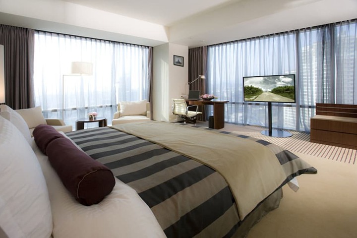 Room 22 of 66