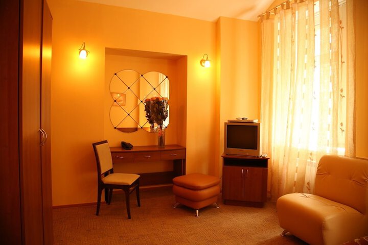 Room 15 of 115