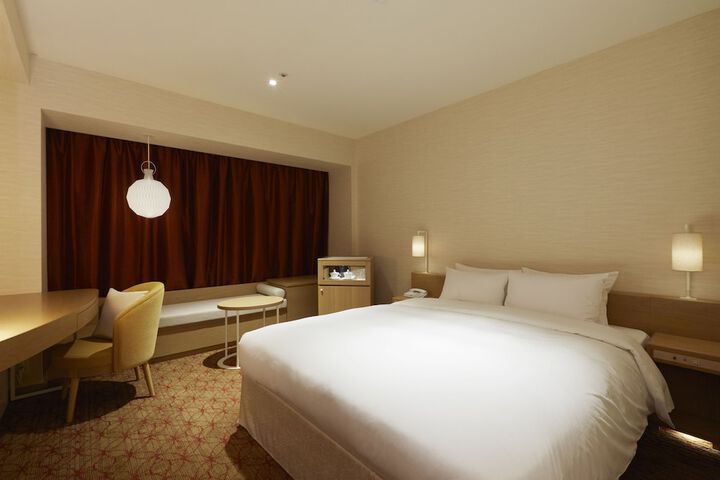 Room 19 of 102