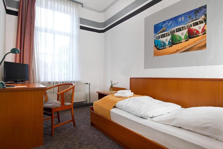 Room 16 of 29
