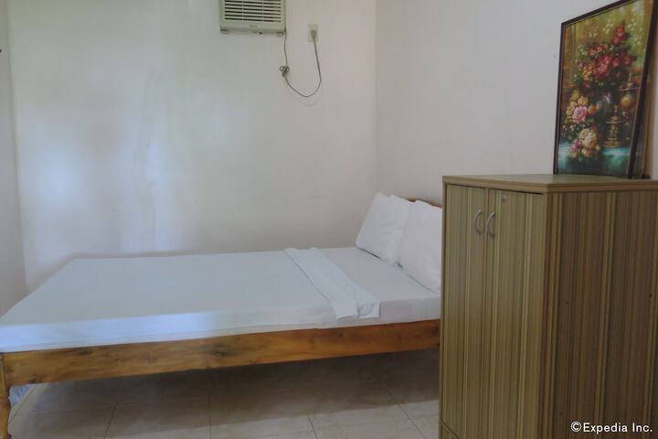 Room 6 of 24