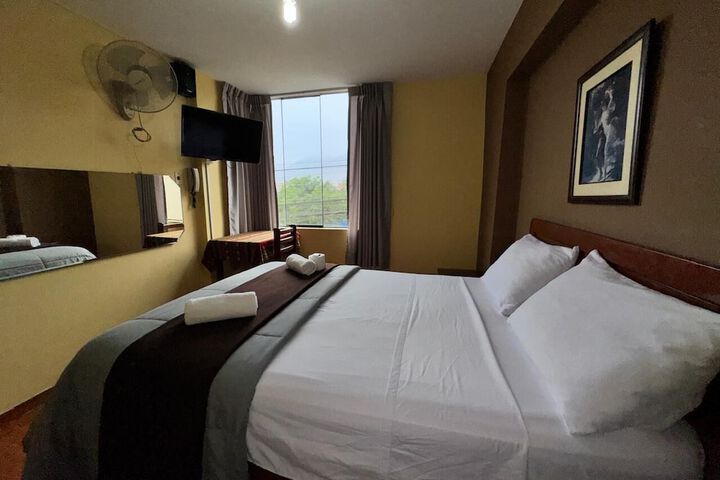 Room 17 of 28
