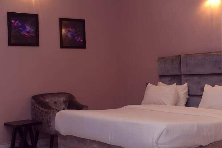 Room 4 of 56