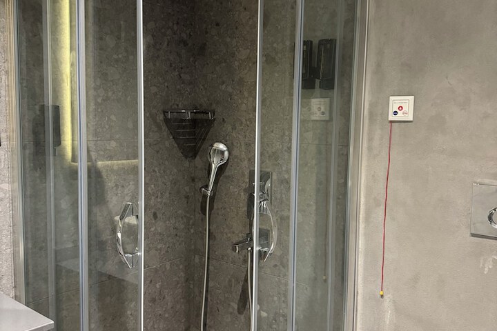 Room 40 of 74