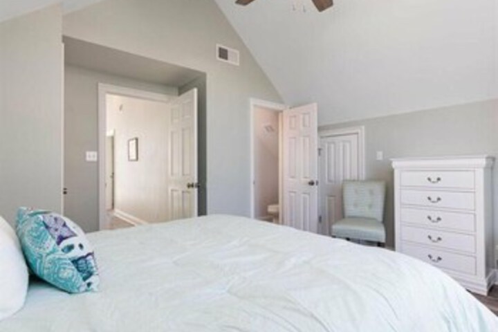 Room 73 of 84