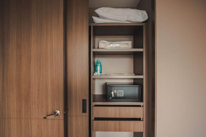 Room 15 of 60
