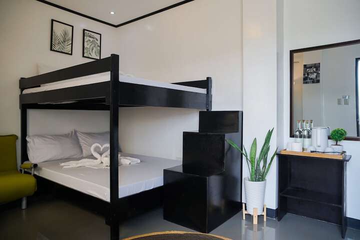 Room 47 of 143