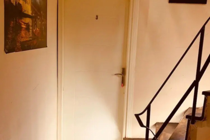Room 9 of 11