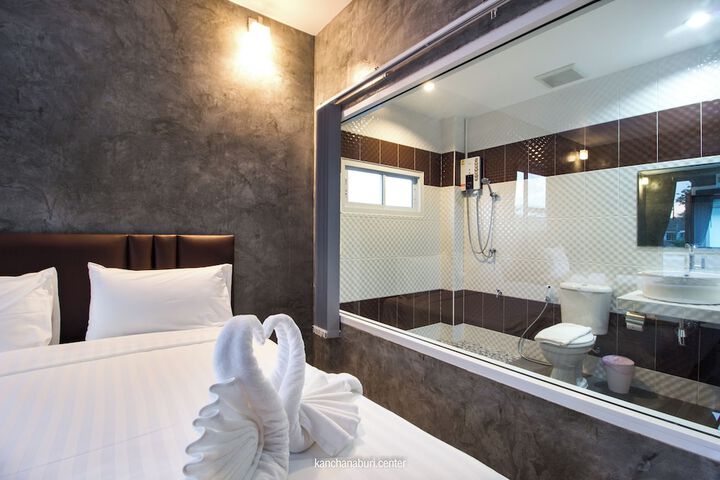 Room 10 of 33