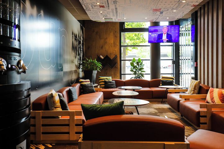 Guest Lobby