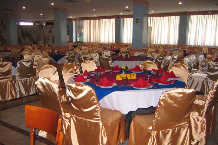 Ballroom/Hall 48 of 61
