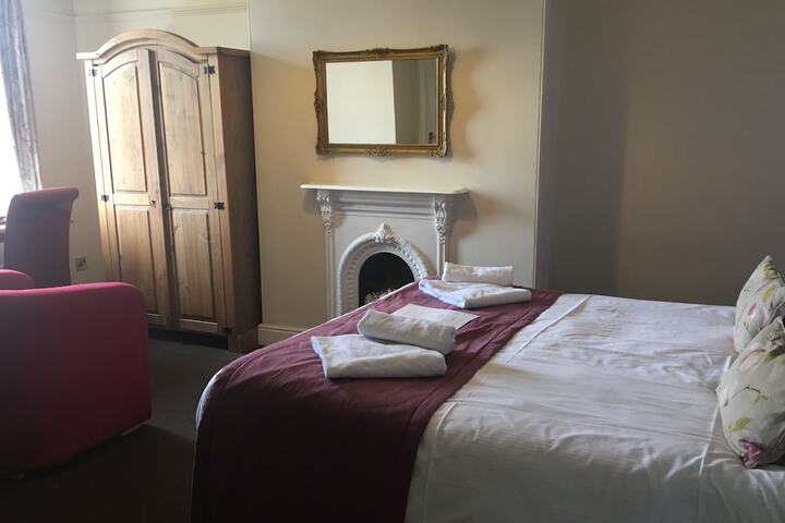 Room 6 of 35