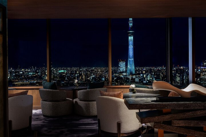 Lounge 143 of 155
