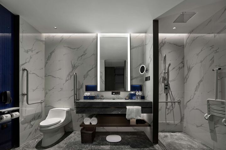 Room 15 of 63