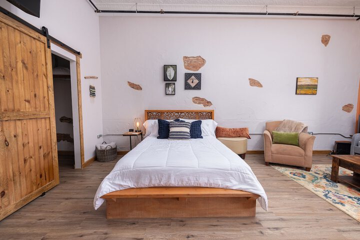 Room 2 of 78