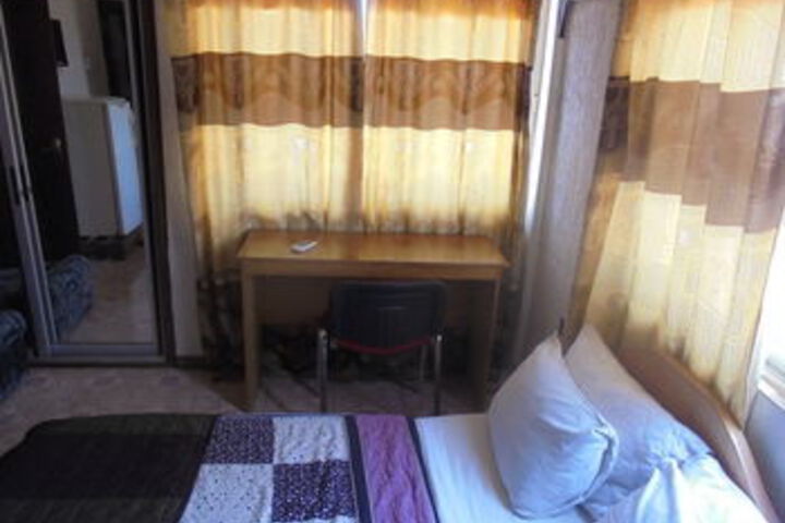 Room 14 of 27