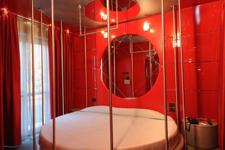 Room 9 of 41