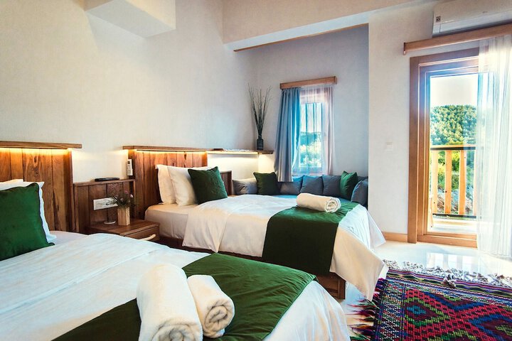 Room 5 of 169