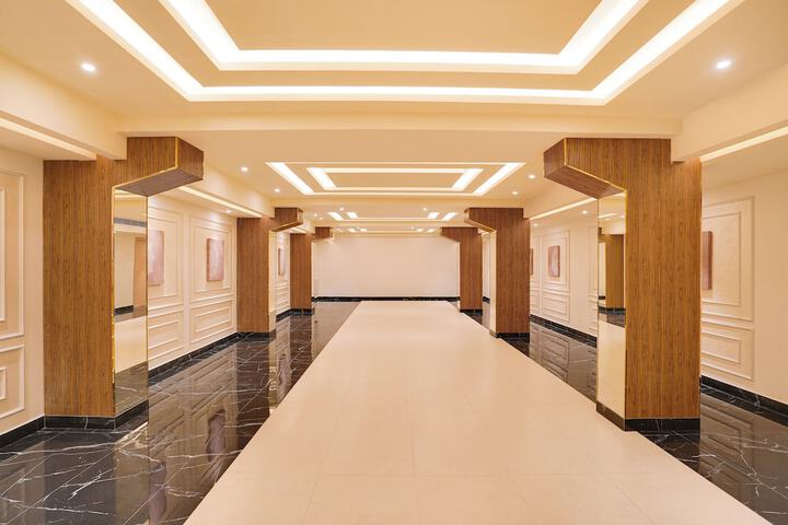 Ballroom/Hall 42 of 47