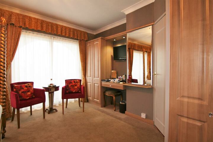 Room 42 of 72