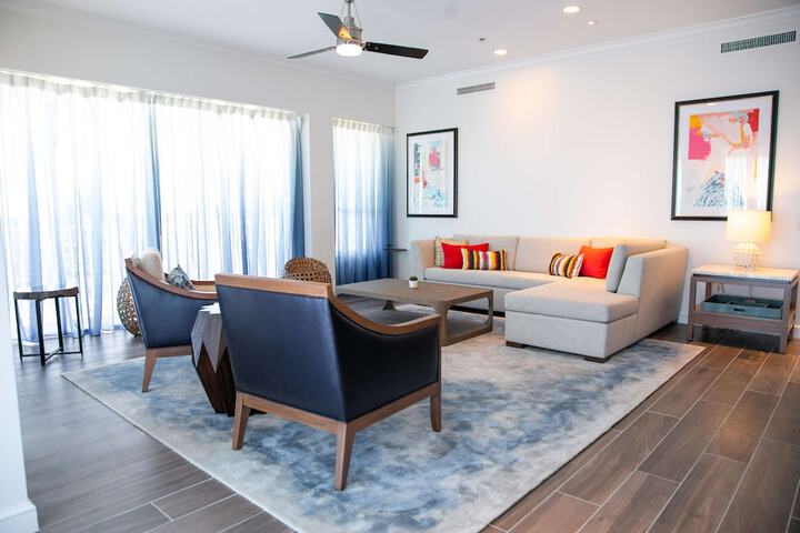 Room 35 of 243