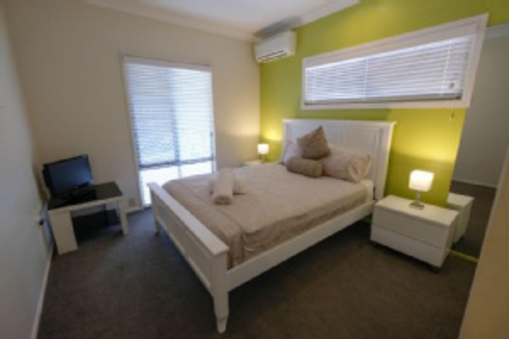 Room 80 of 192