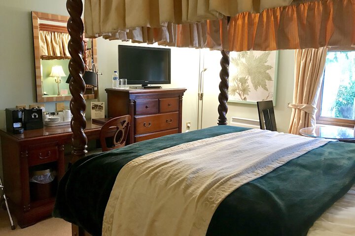 Room 11 of 36