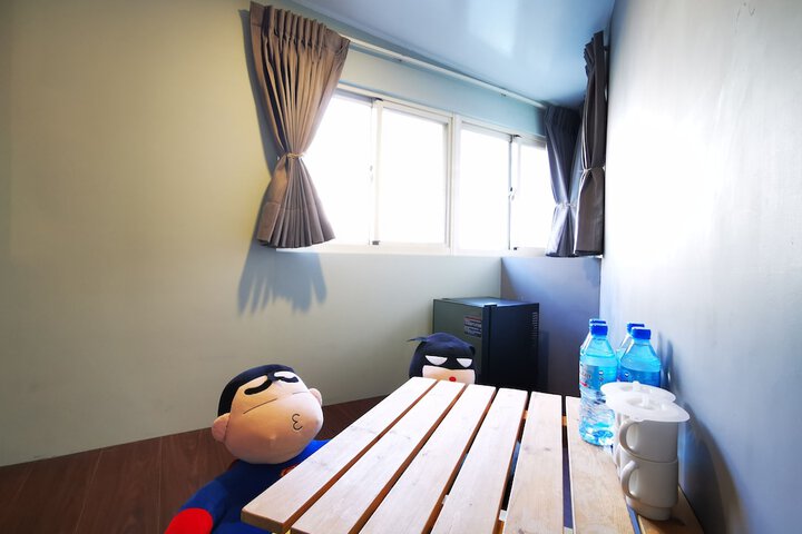 Room 8 of 74