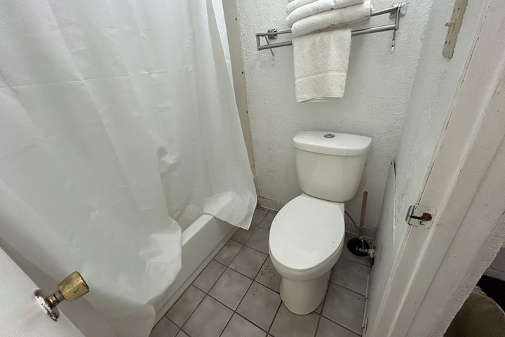 Room 17 of 22