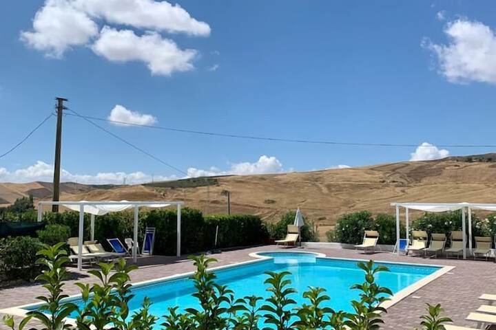 Pool 19 of 44