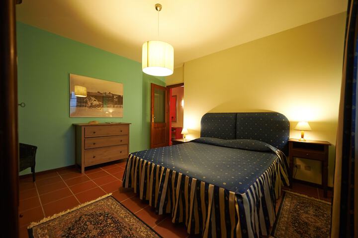 Room 3 of 43