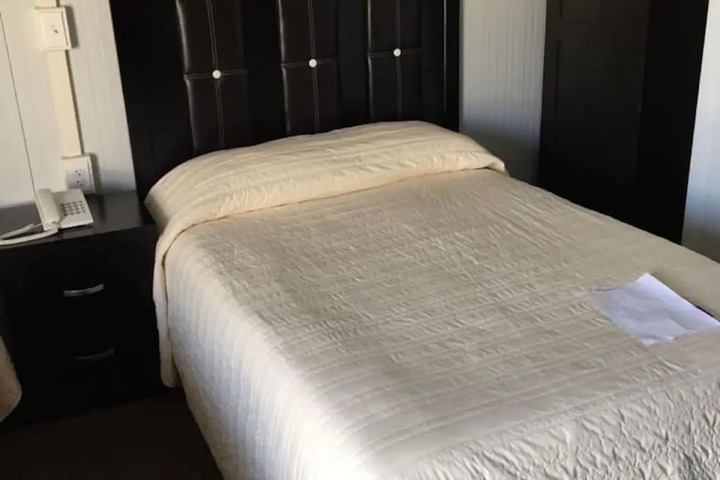 Room 9 of 39