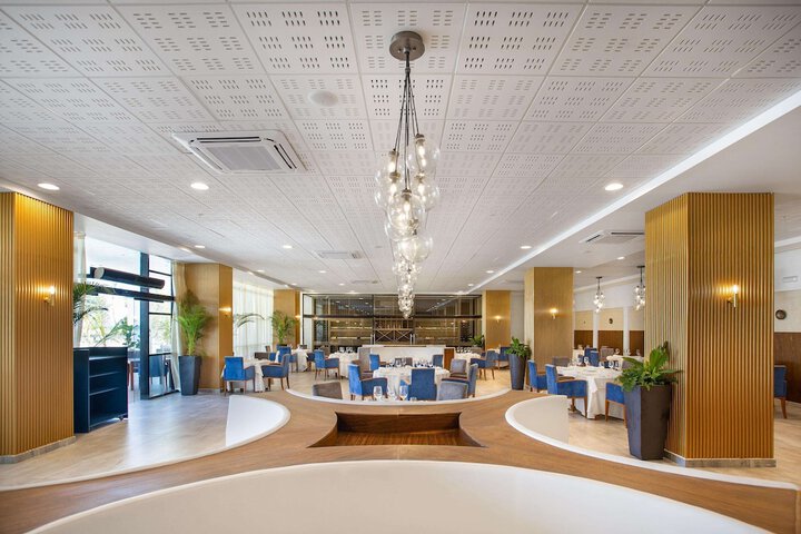 Dining 204 of 259