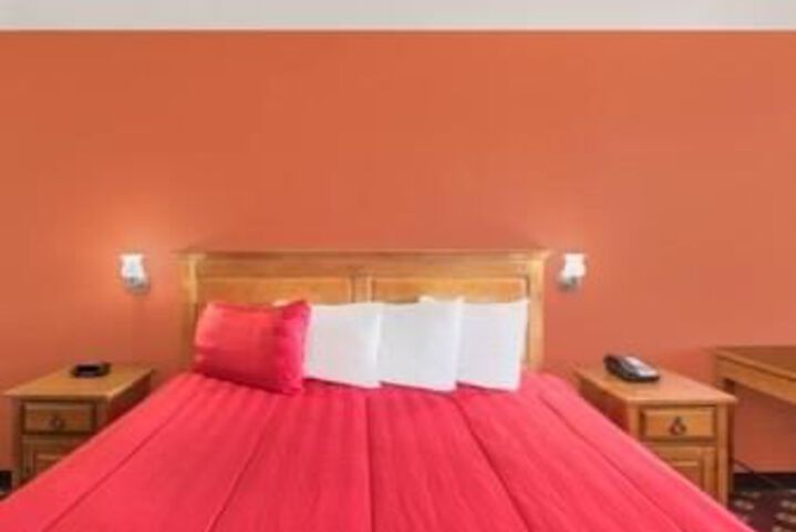 Room 108 of 128