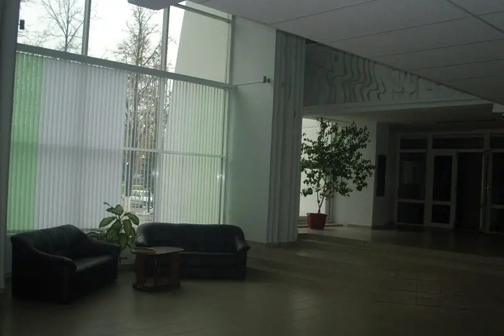 Room 4 of 6