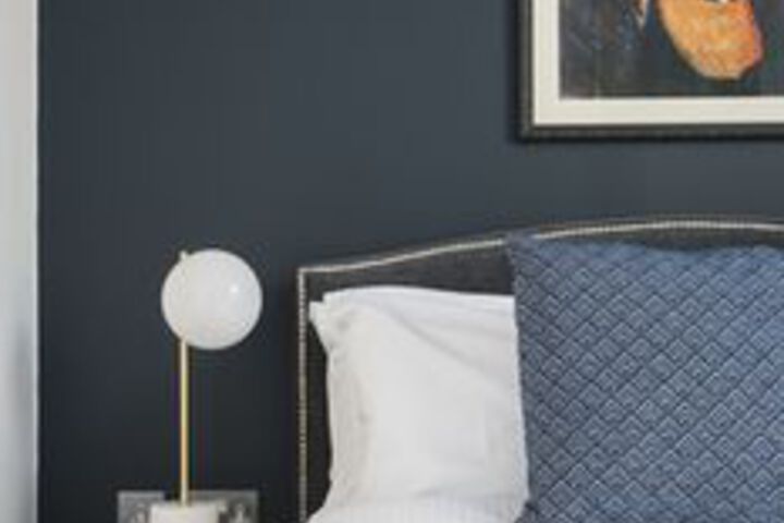 Room 10 of 18