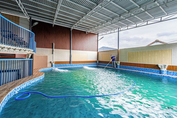 Pool 32 of 33