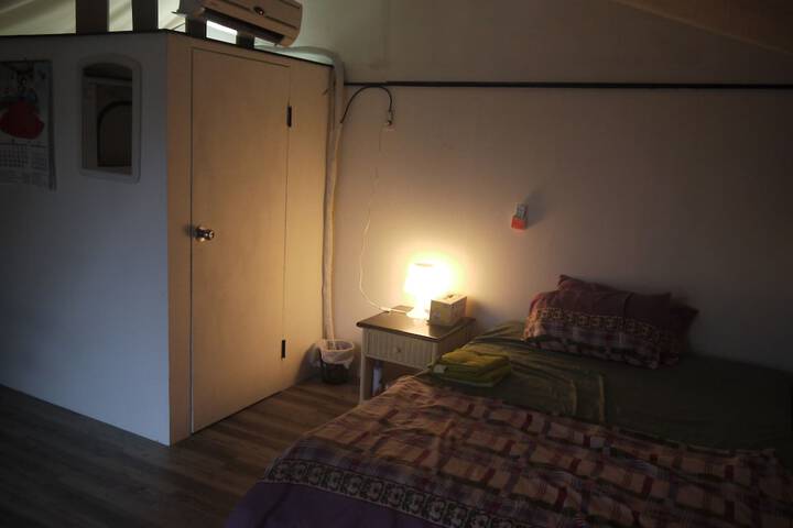 Room 18 of 53