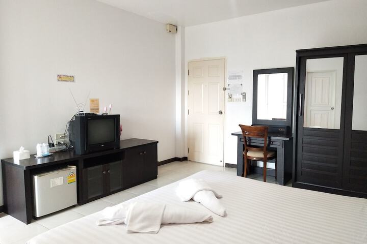 Room 4 of 23