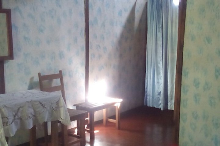 Room 6 of 32