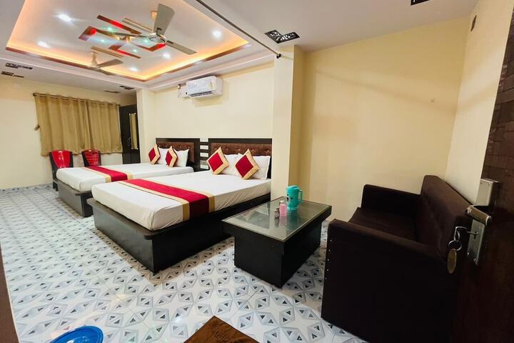 Room 3 of 41