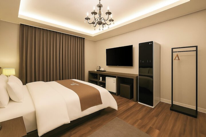 Room 31 of 85