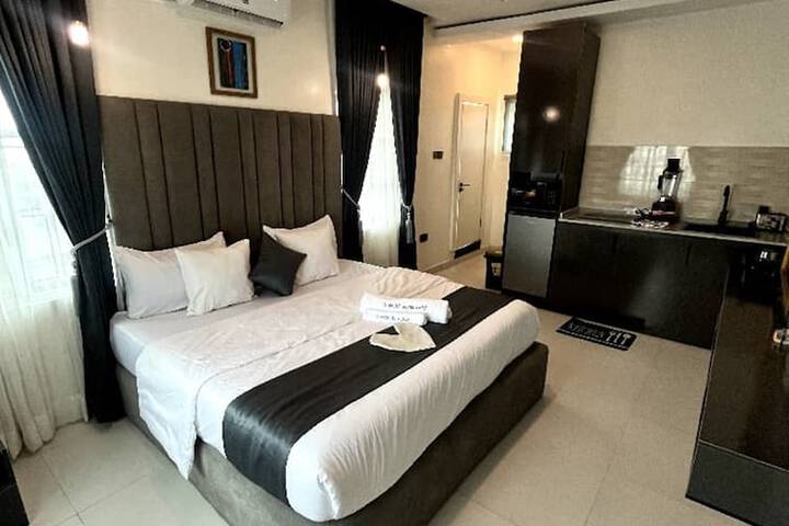 Room 8 of 35