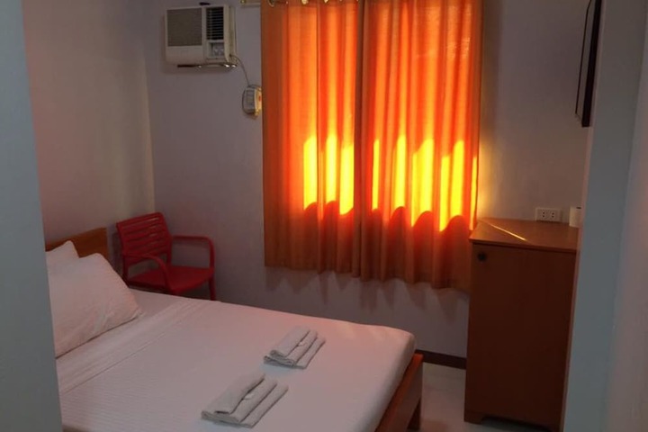 Room 9 of 25