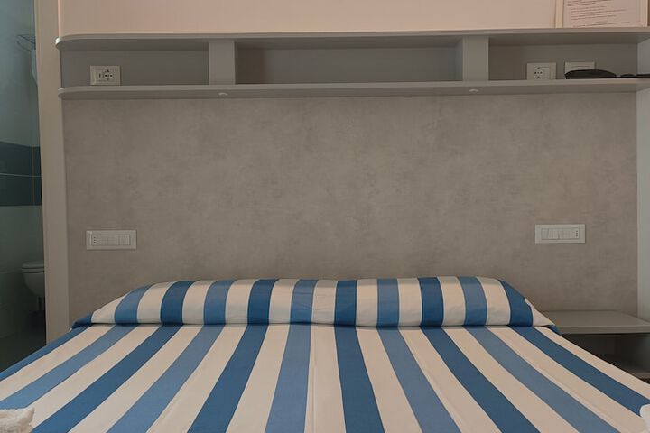 Room 13 of 50