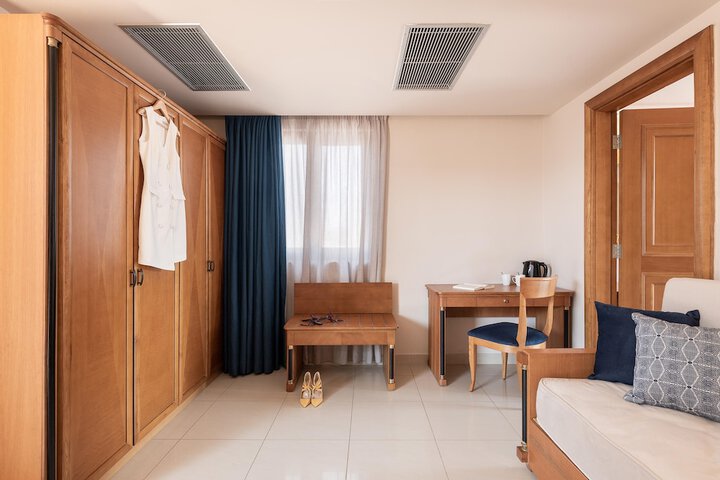 Room 61 of 166