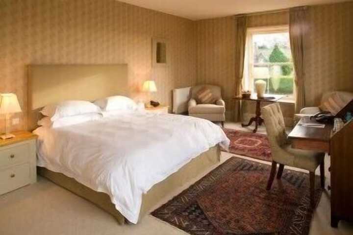 Room 21 of 40