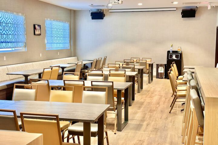 Breakfast area