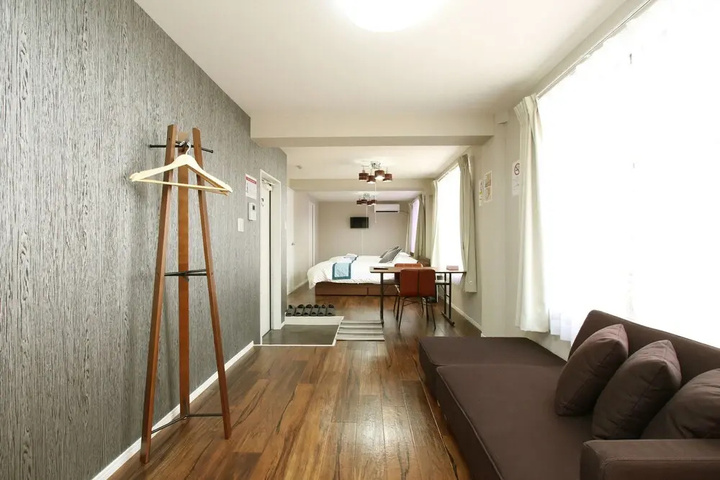 Room 12 of 15